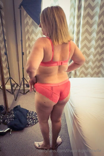 thepinkginhotwife