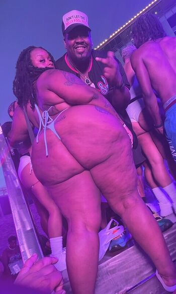 Full leaked Therealgorgeousplush private onlyfans photo
