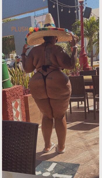 Full leaked Therealgorgeousplush private onlyfans photo