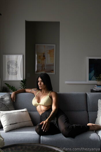 thezyanya