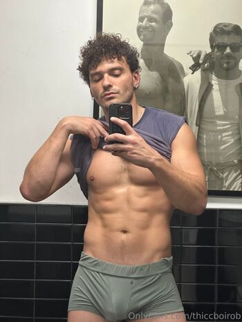 Full leaked Thiccboirob private onlyfans photo