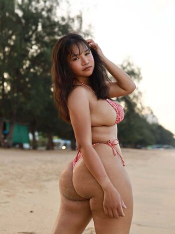 Full leaked Thick asian women page private onlyfans photo