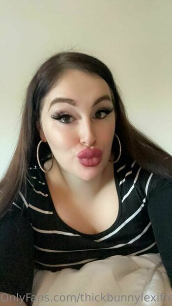 Full leaked Thickbunnylexifree private onlyfans photo