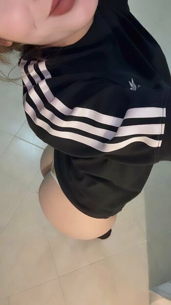 Full leaked Thinkvaleria private onlyfans photo