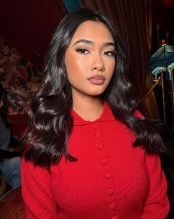 Full leaked Thuzar wint lwin page private onlyfans photo