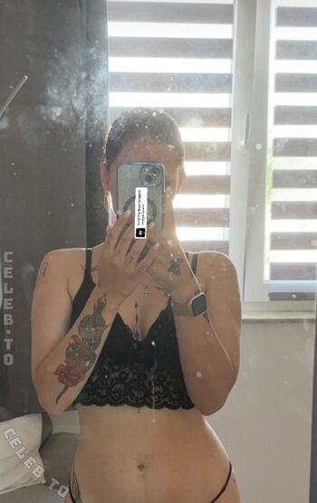 Full leaked Tinelilnumb private onlyfans photo