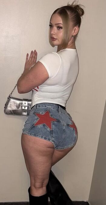 Full leaked Tiny liciouss private onlyfans photo