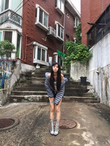 tiny.pretty.j