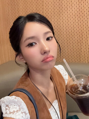 tiny.pretty.j