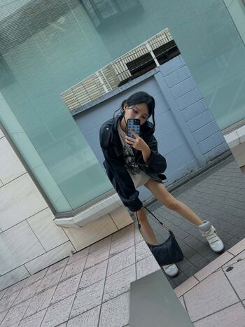 tiny.pretty.j