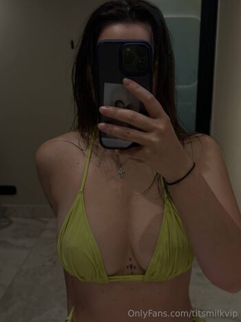 Full leaked Titsmilkvip private onlyfans photo