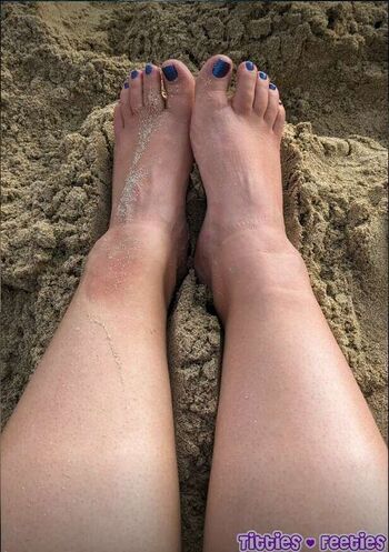 Full leaked Titties and feeties private onlyfans photo