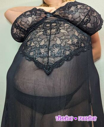 Full leaked Titties and feeties private onlyfans photo