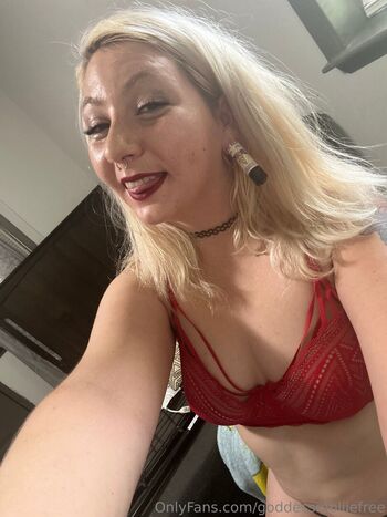 Full leaked Toomuchmoliiefree private onlyfans photo