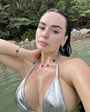 Full leaked Trinityjane private onlyfans photo