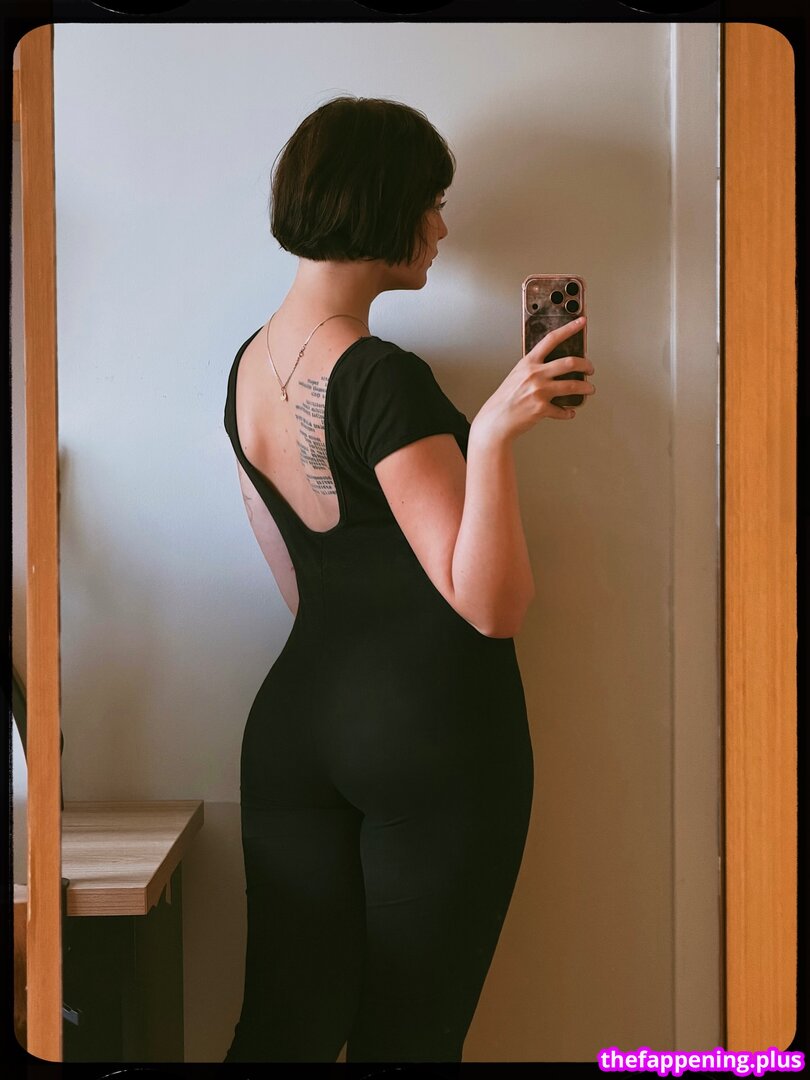 Full leaked Horny hippie/ private onlyfans photo