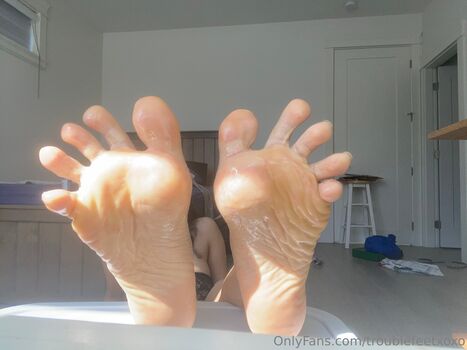 troublefeetxoxo