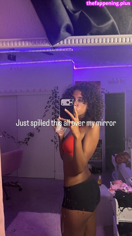 https: / ttahlula Naken OnlyFans Foto #176