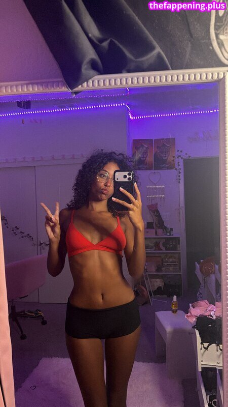 https: / ttahlula Foto OnlyFans Nuda #177