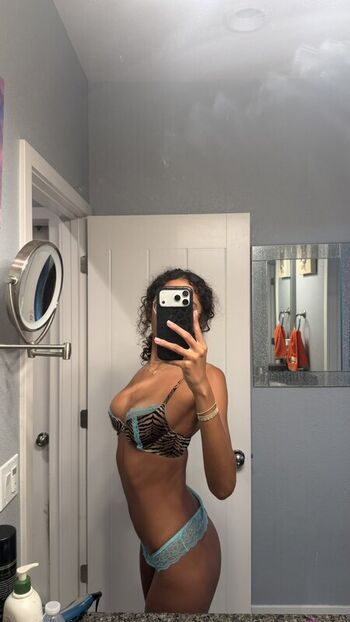 Full leaked Ttahlula private onlyfans photo