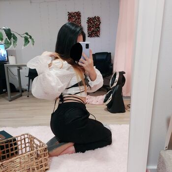 Full leaked Ttvrosie page private onlyfans photo