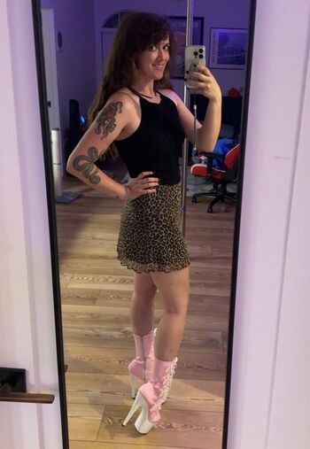 Full leaked Tunnelsnakesfool private onlyfans photo