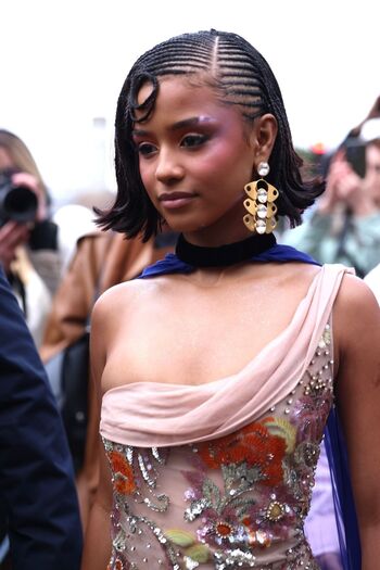 Full leaked Elle fanning/ private onlyfans photo