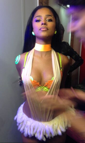 Full leaked Amanda c emilia / private onlyfans photo