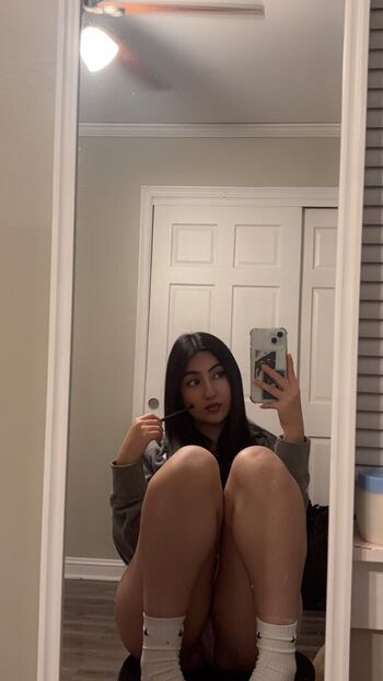 Full leaked Uhlexis private onlyfans photo