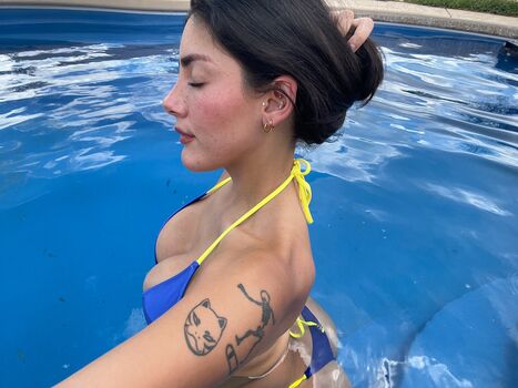 Full leaked Uhveenyuh private onlyfans photo