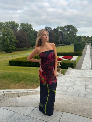 Full leaked Una healy private onlyfans photo