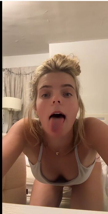 Full leaked Urcrxzygirl private onlyfans photo