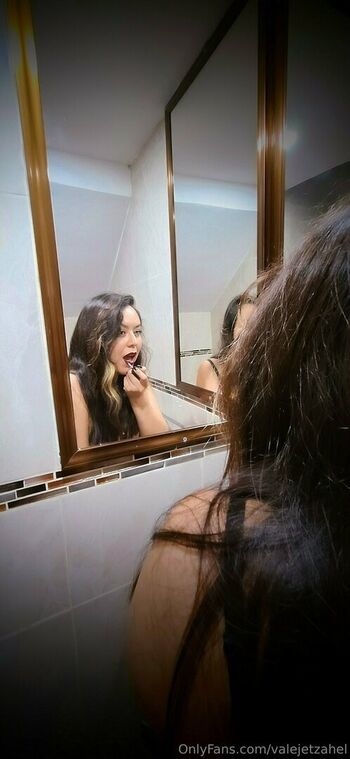 Full leaked Valejetzahel private onlyfans photo