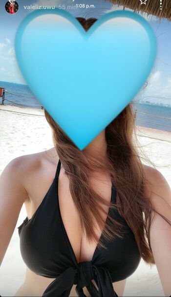 Full leaked Valelizuwu private onlyfans photo