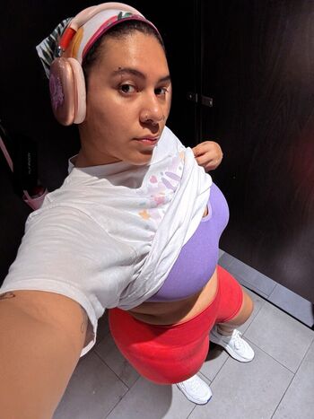 Full leaked Valeriezun private onlyfans photo