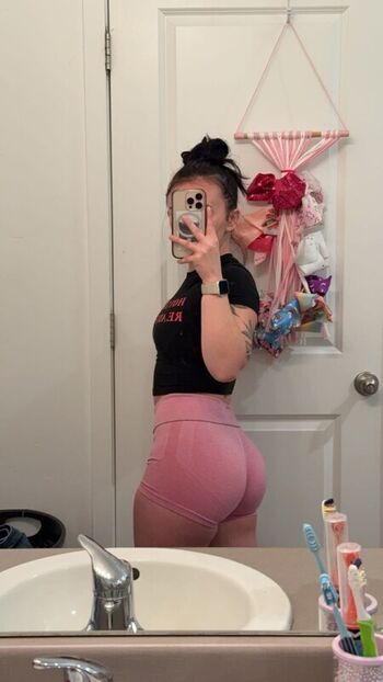 Full leaked Valiroe private onlyfans photo