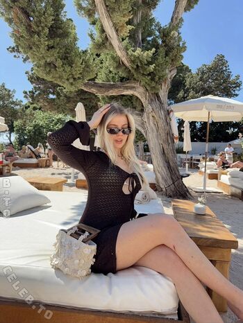 Full leaked Vallixpauline private onlyfans photo