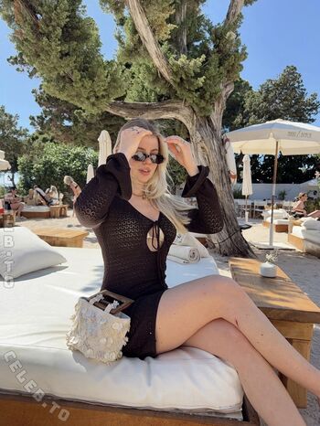 Full leaked Vallixpauline private onlyfans photo