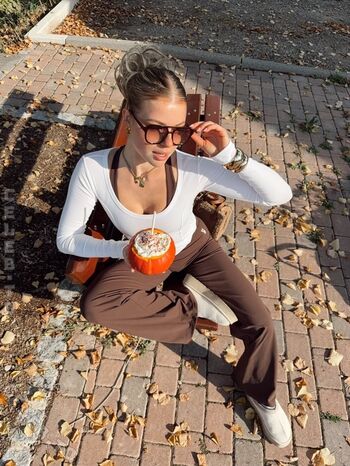 Full leaked Vallixpauline private onlyfans photo