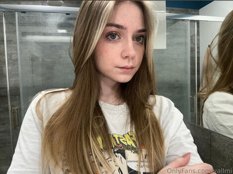 Full leaked Vallmi private onlyfans photo