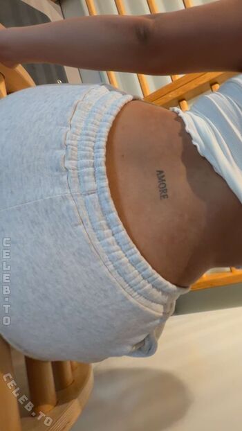 Full leaked Valonaash page private onlyfans photo