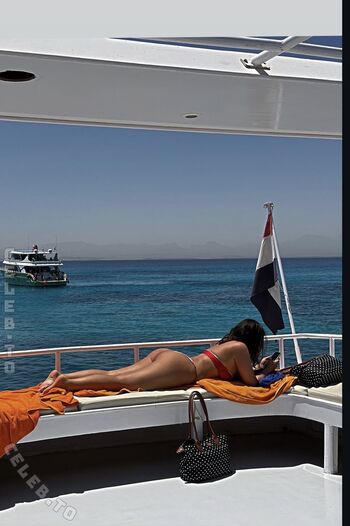 Full leaked Valonaash page private onlyfans photo