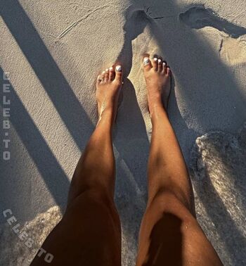Full leaked Valonaash private onlyfans photo