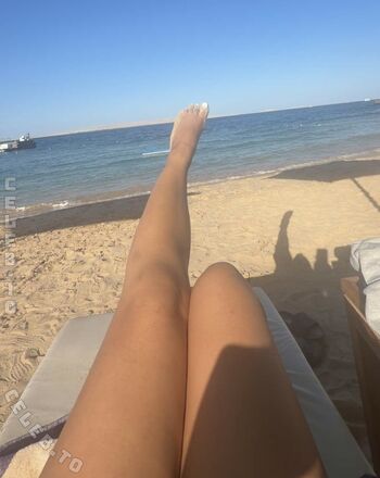 Full leaked Valonaash private onlyfans photo