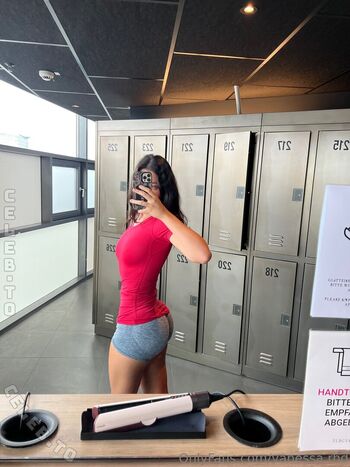 Vanessa.rhd
