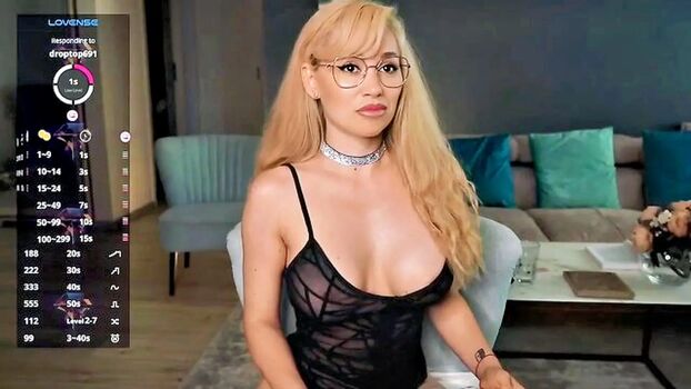 Vanessadoll_cam