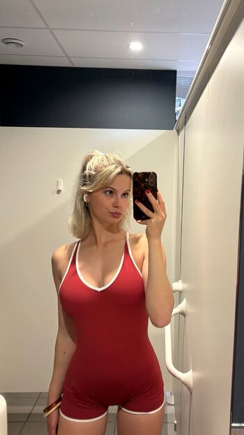 Full leaked Varvarik star private onlyfans photo