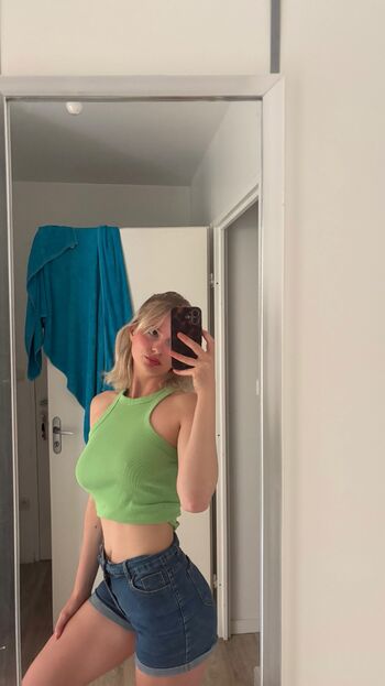 Full leaked Varvarik star private onlyfans photo