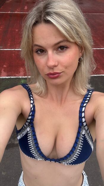 Full leaked Varvarik star private onlyfans photo