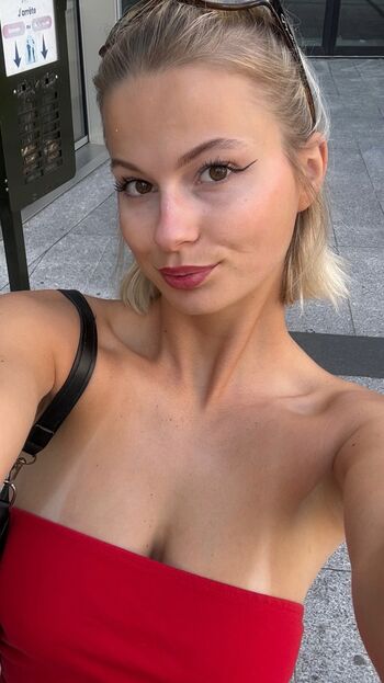 Full leaked Varvarik star private onlyfans photo